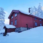 Unique Farm In The Steep Mountains Of شاليه